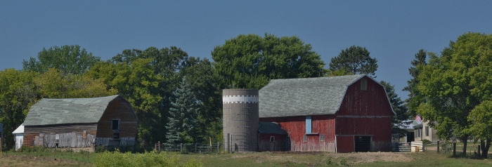 barn along Rice County Highway 46